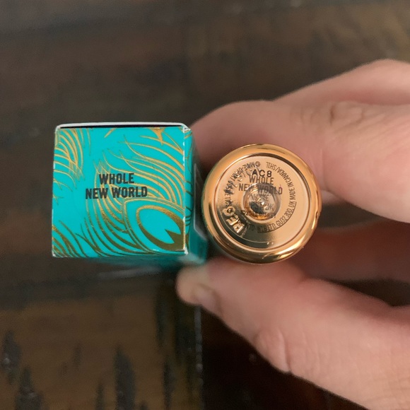 🧞♂️LE🧞♂️MAC Aladdin Collection Matte Lipstick- A Whole New World - Picture 13 of 15